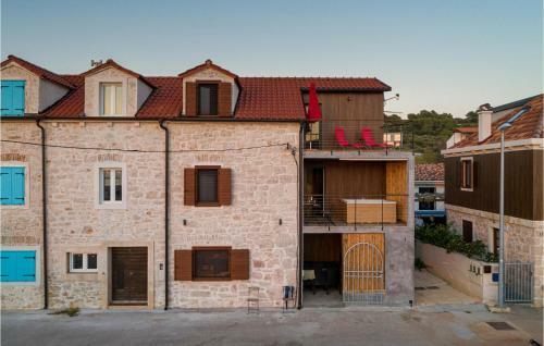 Nice Home In Kaprije With Jacuzzi, Wifi And 4 Bedrooms