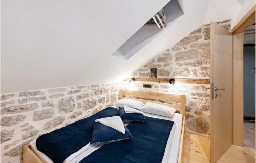 Nice Home In Kaprije With Jacuzzi, Wifi And 4 Bedrooms