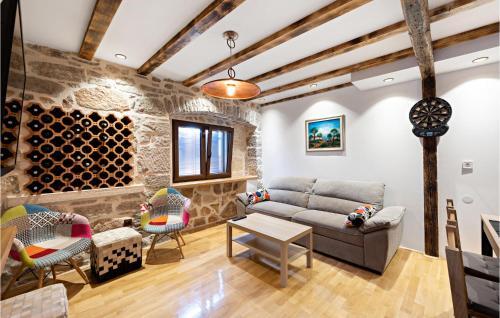 Nice Home In Kaprije With Jacuzzi, Wifi And 4 Bedrooms