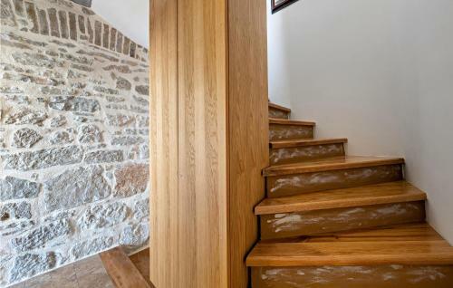 Nice Home In Kaprije With Jacuzzi, Wifi And 4 Bedrooms