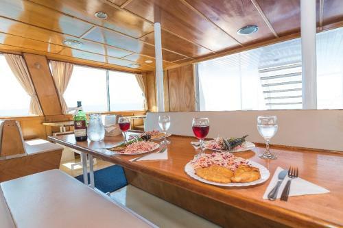 New Modern Apartment , Close To The Beach