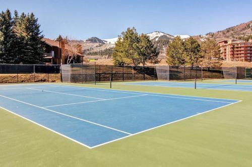 Red Pine Condominiums 69