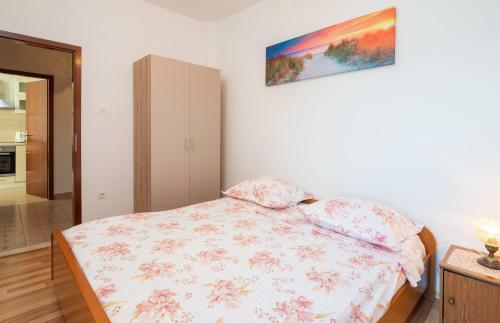 Apartment Mali Pariz