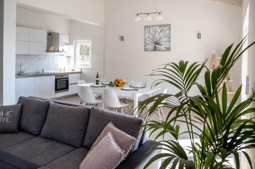 Luxury Sea View Apartment