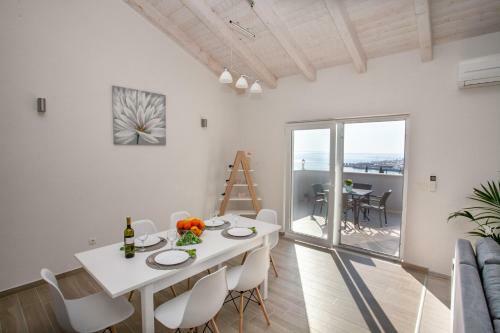 Luxury Sea View Apartment