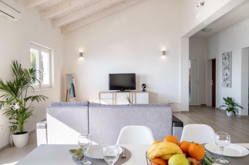 Luxury Sea View Apartment