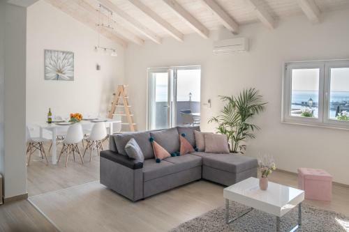 Luxury Sea View Apartment