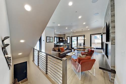 Juniper Landing Unit 905