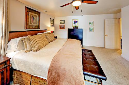 Park Ave Manor 3b