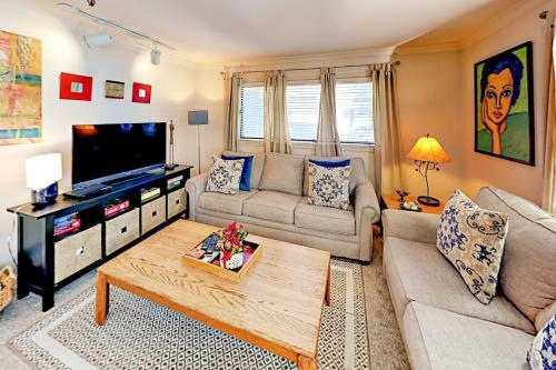 Park Ave Manor 3b