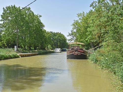 Boat Canal Du Midi Villedubert