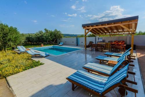 Apartamento Beachfront Villa Mihovil - With Private Pool