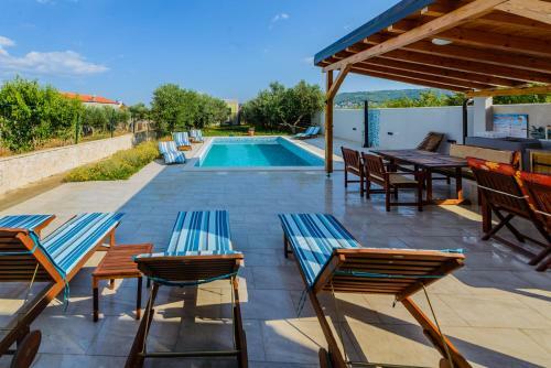 Apartamento Beachfront Villa Mihovil - With Private Pool