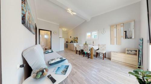 Apartamento Beachfront Villa Mihovil - With Private Pool