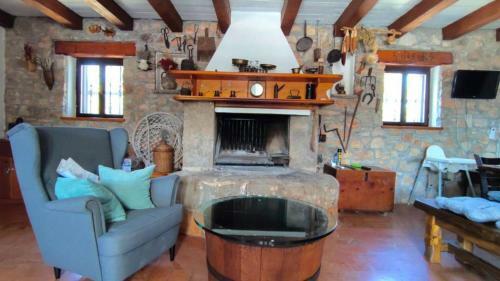 La Dolce Villa - With Heated Swimming Pool