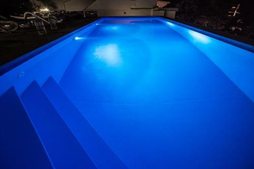 Beachfront Apartments Anita With Heated Pool
