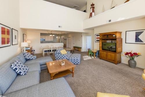 The Sandbridge Dunes - Captains' Quarters 408