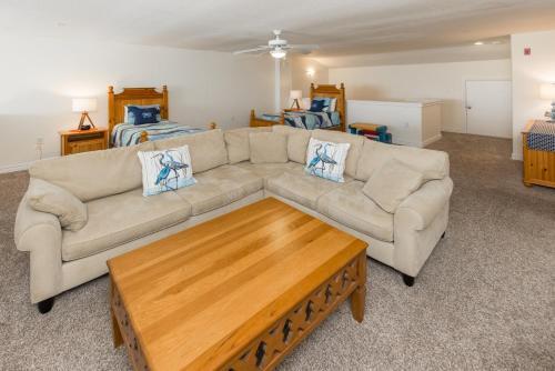 The Sandbridge Dunes - Captains' Quarters 408
