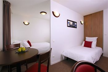 Aparthotel Appart'city Pau Idron