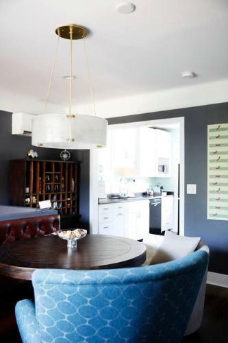 Stylish Cherry Street Townhome With Outdoor Deck