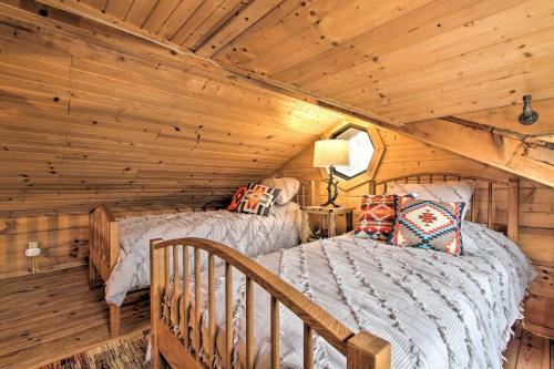 Charming Ferryville Cabin With Fire Pit And Grill