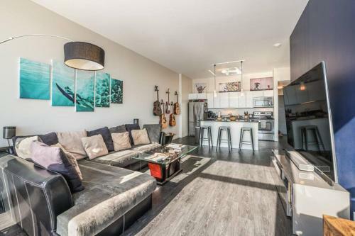 Apartamento Upscale - Modern King Suite - Heated Parking