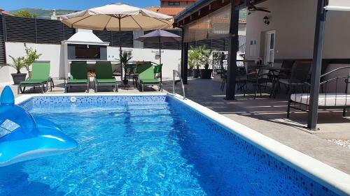 Villa Fides With Pool, Garden And Sea View