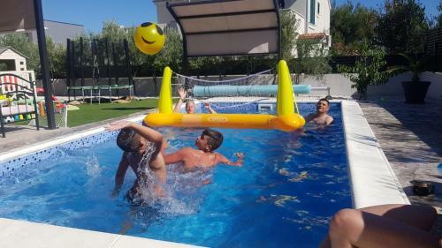Villa Fides With Pool, Garden And Sea View