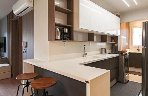 Apartamento Com Dois Quartos Junto � Rua Coberta De Canela, Acomoda At� 6 Pessoas!
