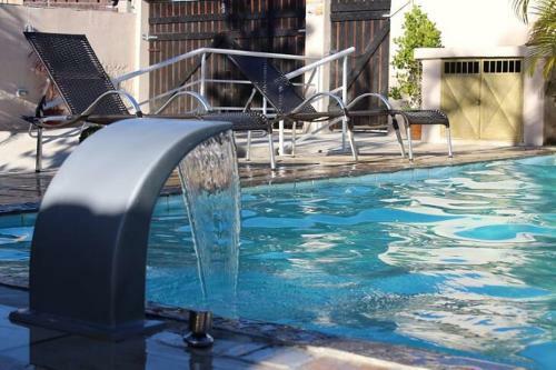 Casa Com Piscina E Mini Campo De Futebol Em Cabo Frio