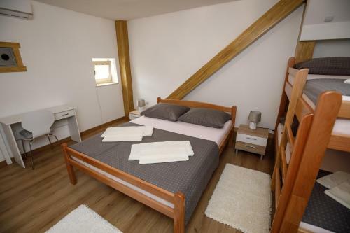 Hostal Preno?i?te Kastel