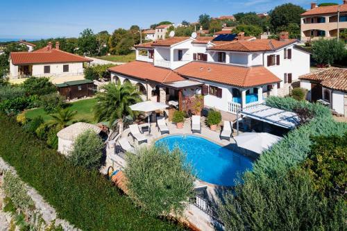 Hostal Apartments Villa Eri?