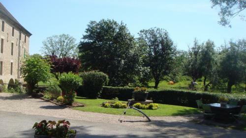 Hotel Moulin De Bourgchateau