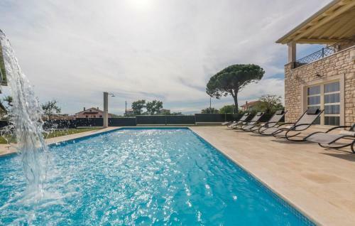 Villa Vistra, Brand New Luxury Villa With Poolbar