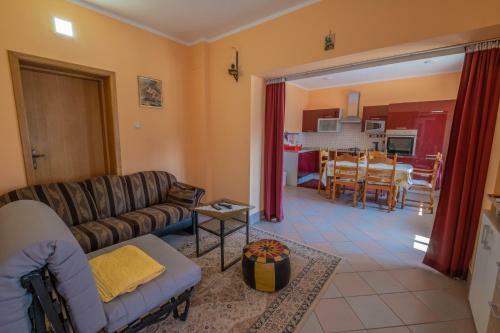 Apartman & Rooms Pejo