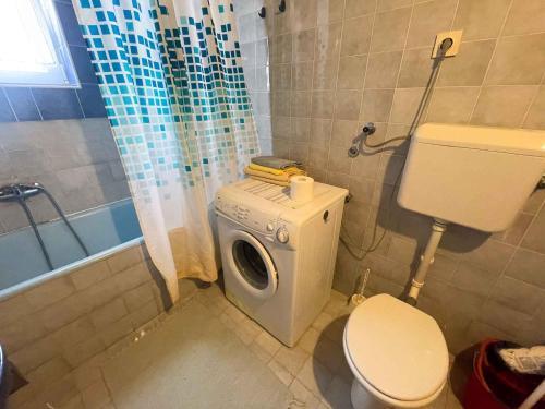 Apartment In Jadranovo 42255