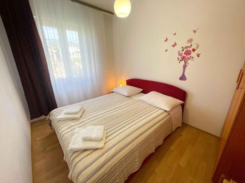 Apartments In Jadranovo 42073