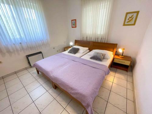 Apartments In Jadranovo 42067