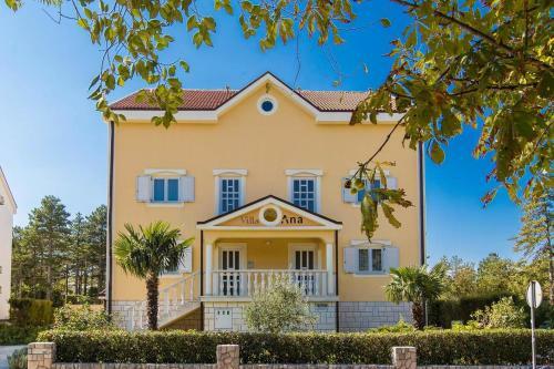 Apartments In Jadranovo 42067