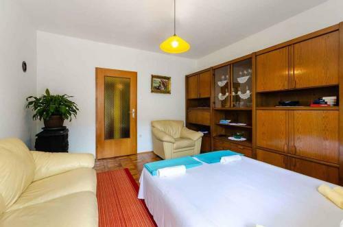 Apartment In Jadranovo 39395
