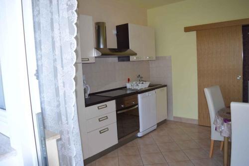 Apartments In Jadranovo 41880
