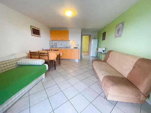 Apartments In Jadranovo 42066