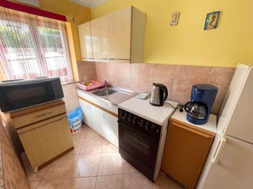 Apartment In Jadranovo 42072