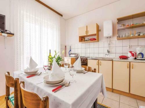 Apartments In Jadranovo 41869