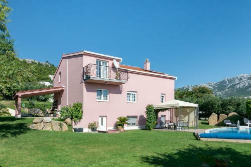 Villa Heni