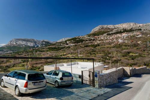 Villa Anabella Peaceful Holiday Home With Pool
