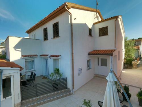 Apartments Medea