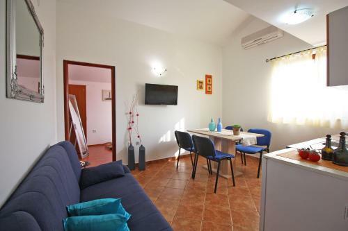 Brijunisol - 3 Apartments Top Position Near The Beautiful Beach