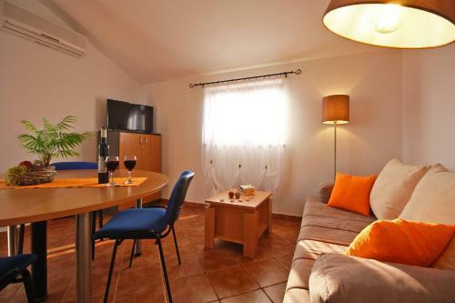Brijunisol - 3 Apartments Top Position Near The Beautiful Beach