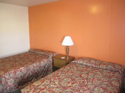 Pinecrest Motel